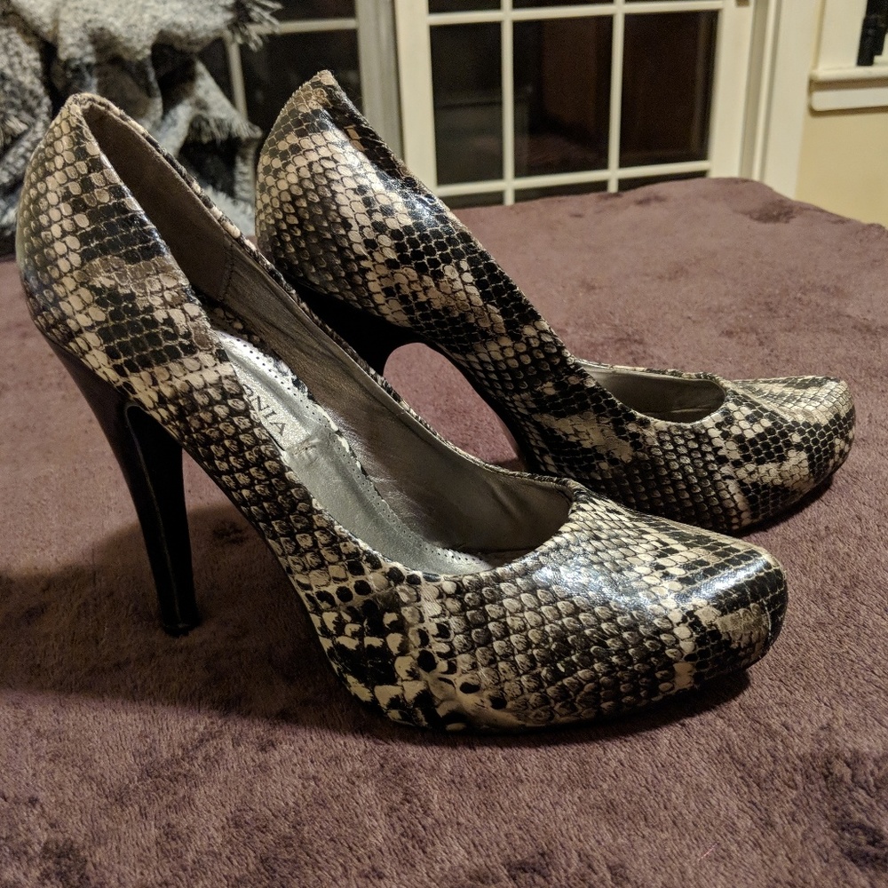‼️Final Price! Snakeskin Heels
